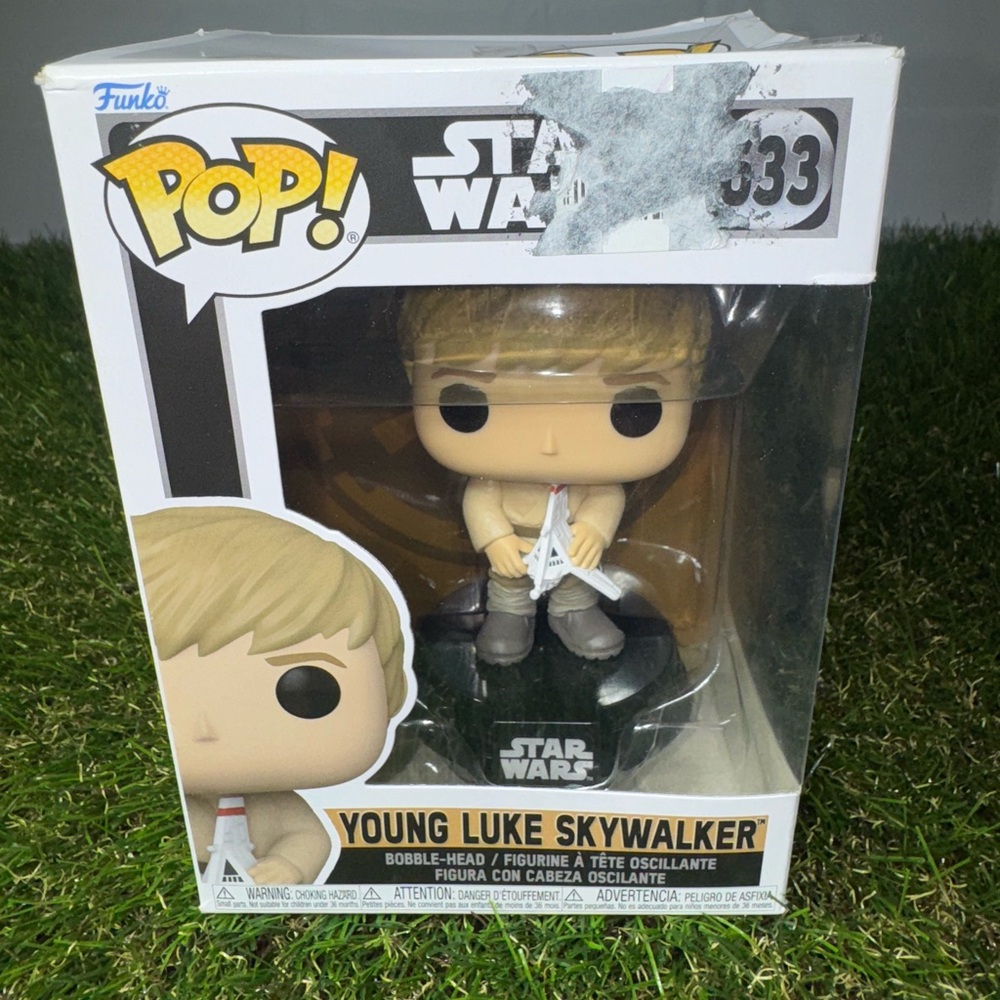 Funko Tan and Black Action Figure Playset (box is damaged)!!